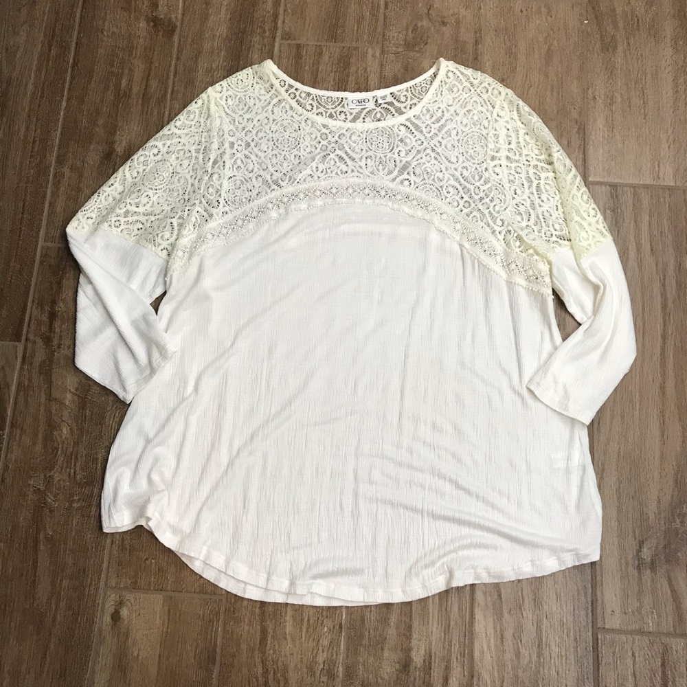 Women’s Cato white/cream colored top with lace size 18/20W